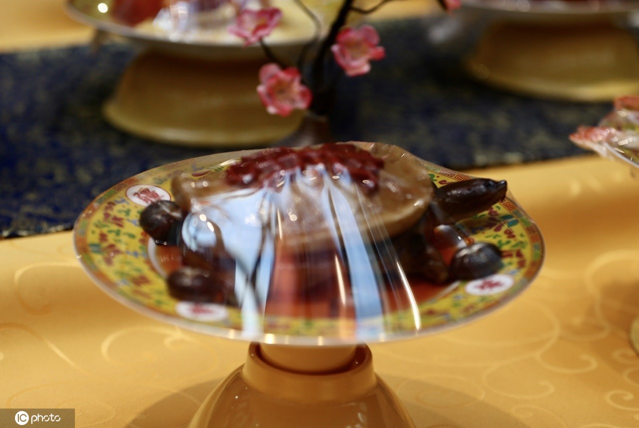 沈阳辽菜博物馆展出了清朝宫廷宴"满汉全席" 共有108道菜