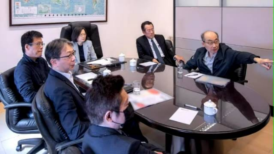 蔡英文8日在脸书发布的照片