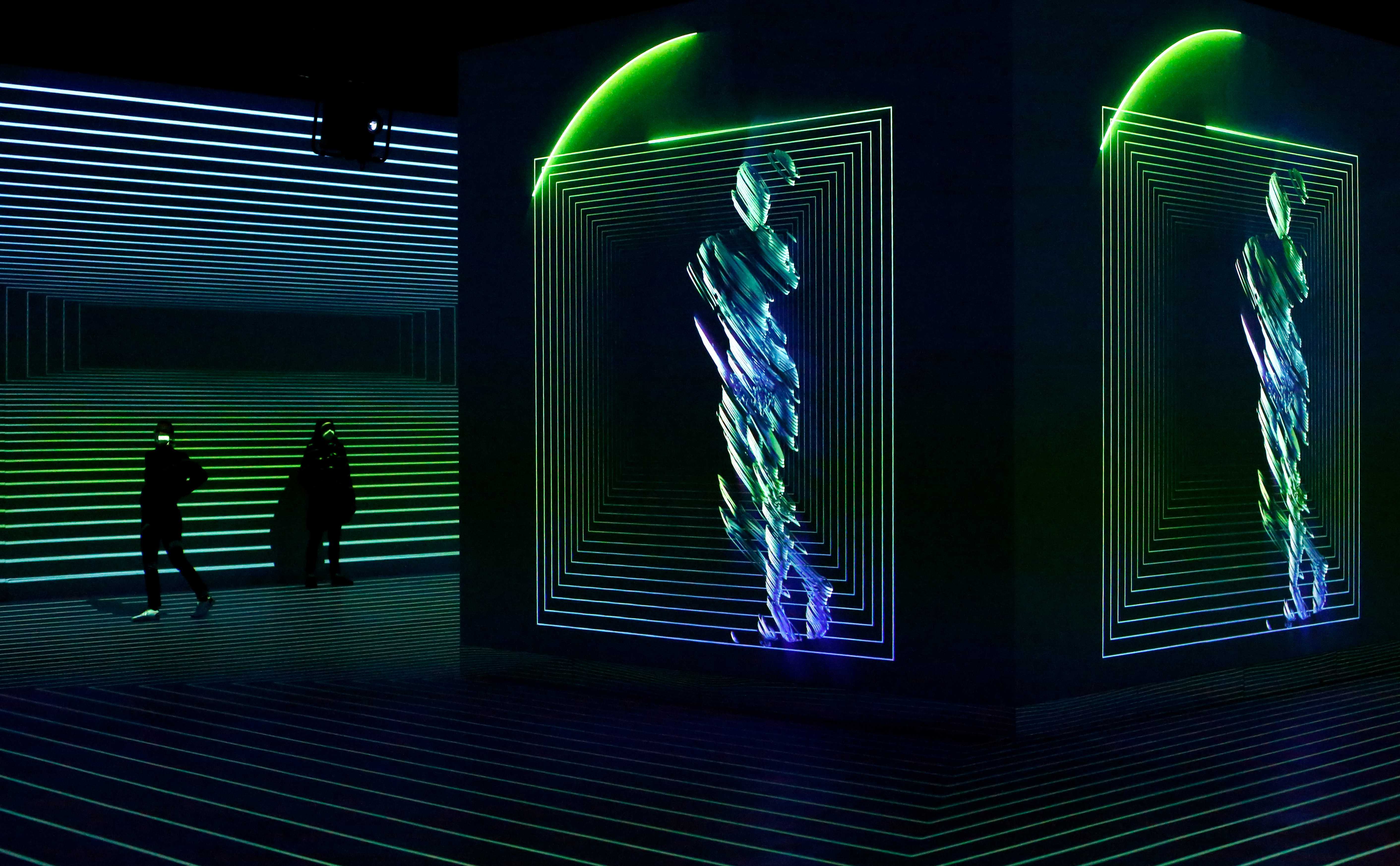 德国柏林举行高科技互动展参观者沉浸式体验达芬奇的世界