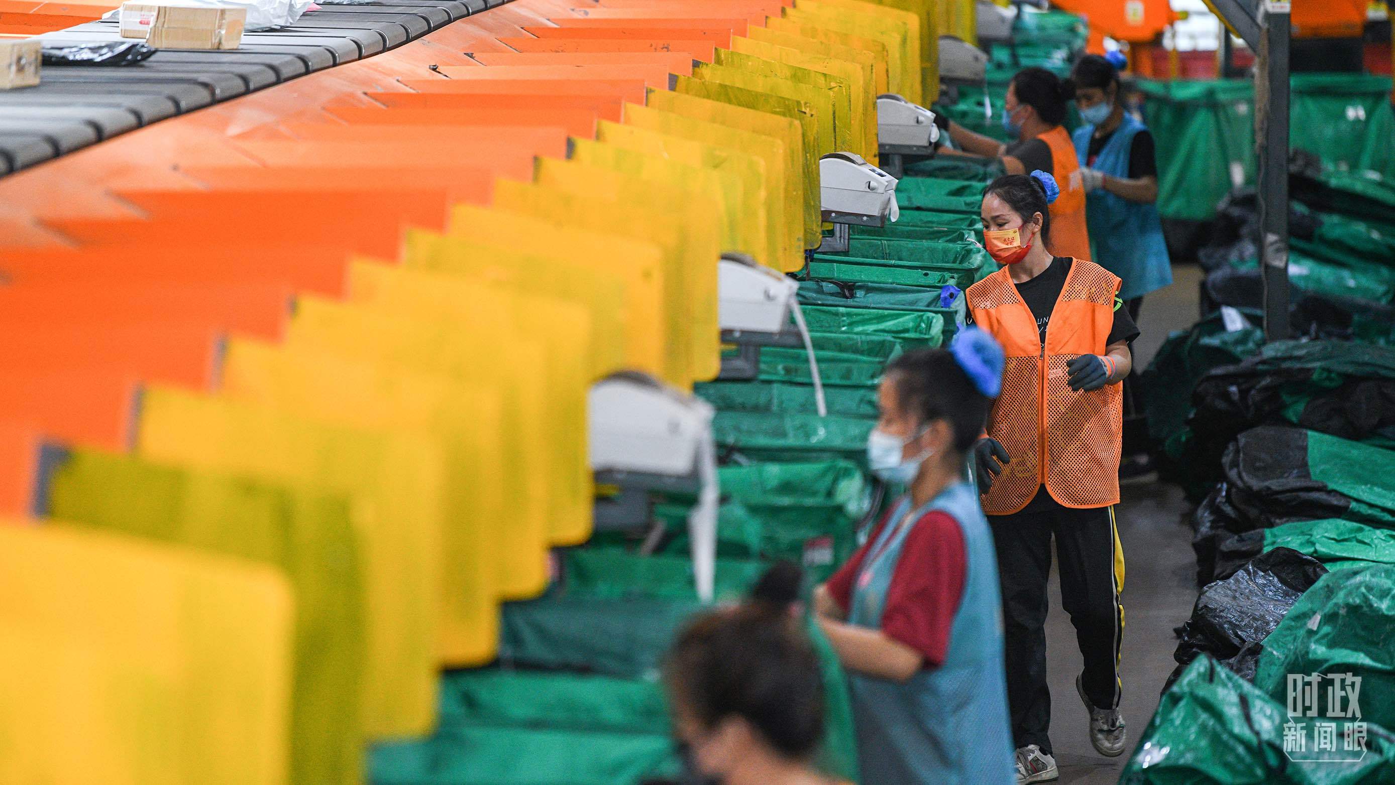 △今年“双11”当天全国快递业务量达6.39亿件。（图/视觉中国）