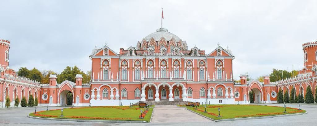 彼得罗夫行宫建筑群
