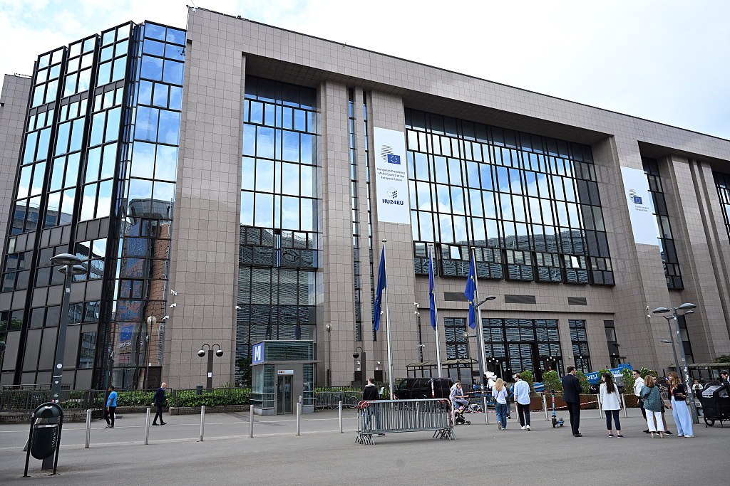 当地时间2024年7月1日,比利时布鲁塞尔,匈牙利接任欧盟理事会轮值主席国。图为位于布鲁塞尔的欧盟理事会大楼。(视觉中国)