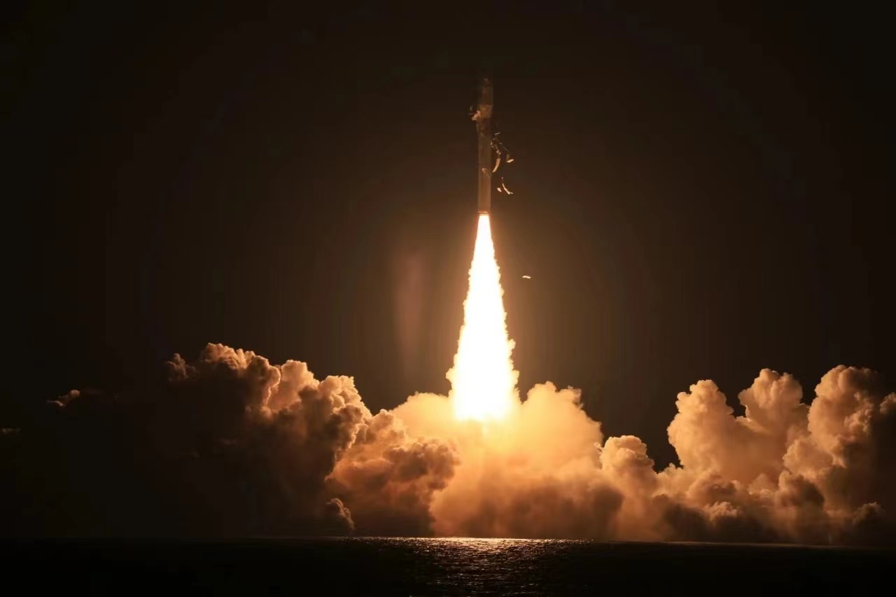 我国首次海上远距离机动火箭发射任务圆满成功