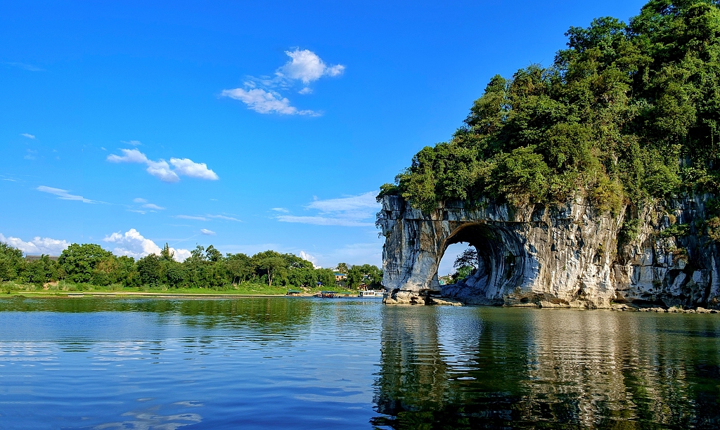 2019年6月，广西桂林，象鼻山。（图片来源：视觉中国）