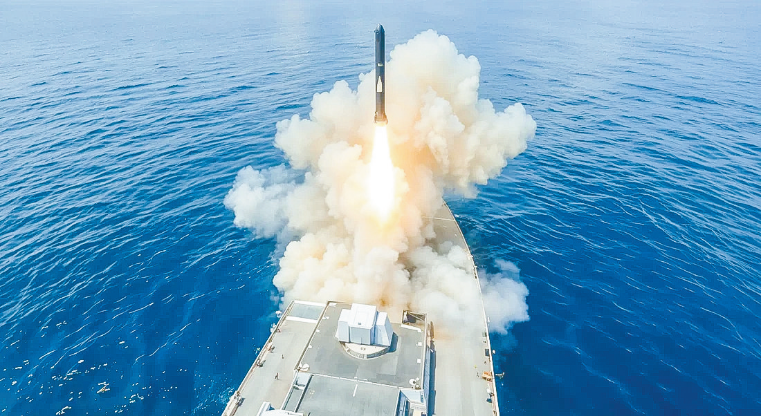 美国海军发布“战斧”巡航导弹升空打击伊朗目标的视频截屏