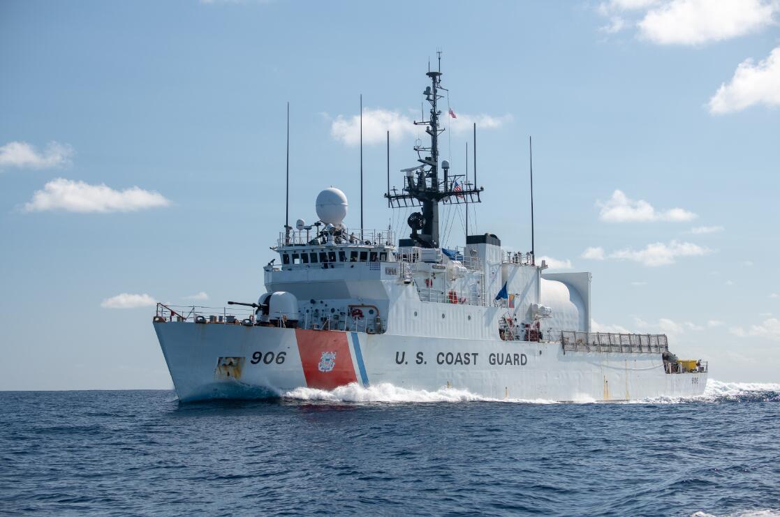 进行远航训练的美国海警船