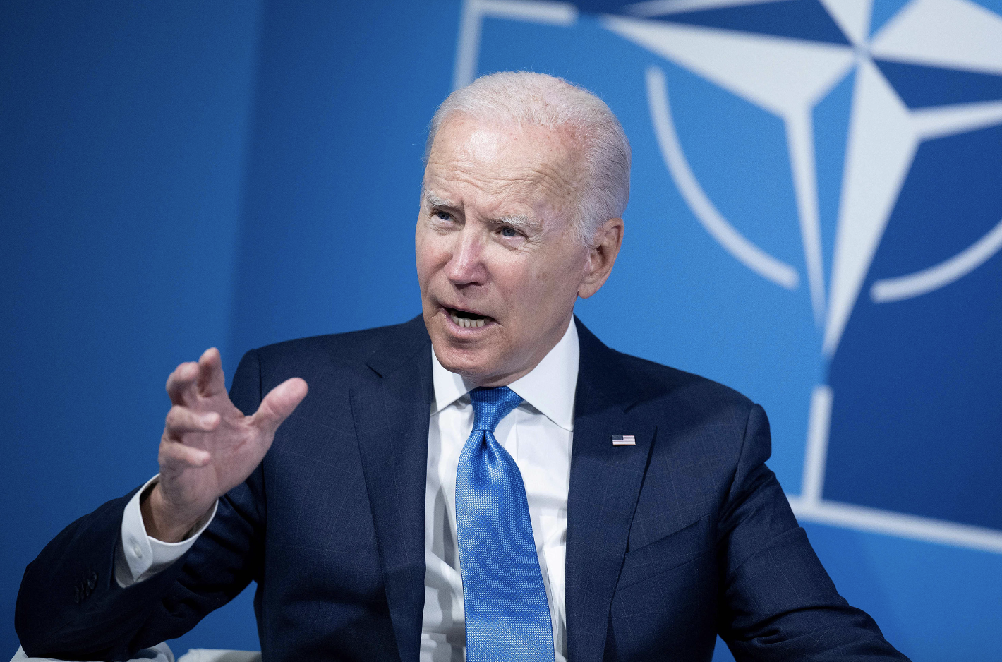 拜登宣布加强在欧军事部署,美官员补充:没与俄罗斯沟通过!