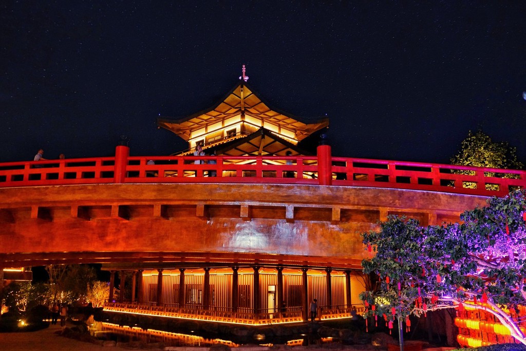 辽宁大连夜经济火爆 国潮唐风带动文旅复苏