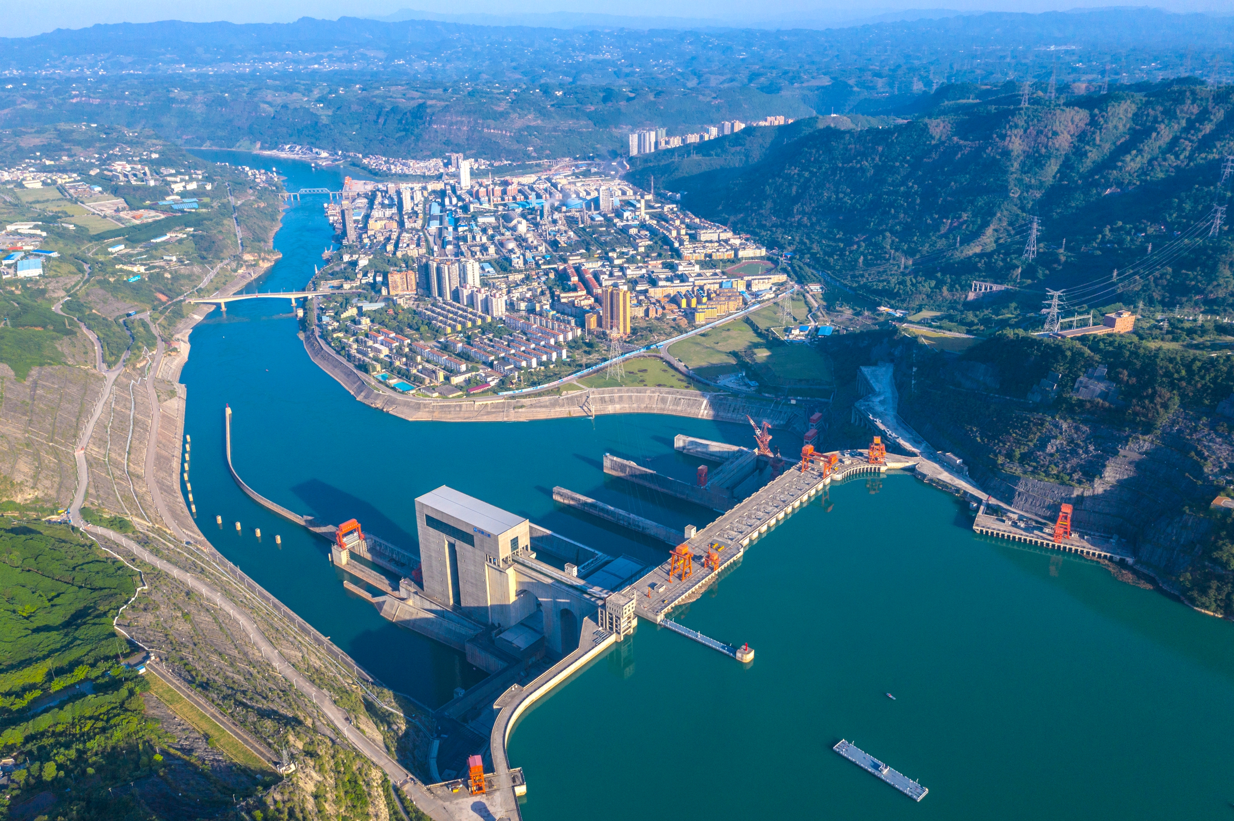 第100台机组发电长江干流六颗世界级水电明珠齐点亮