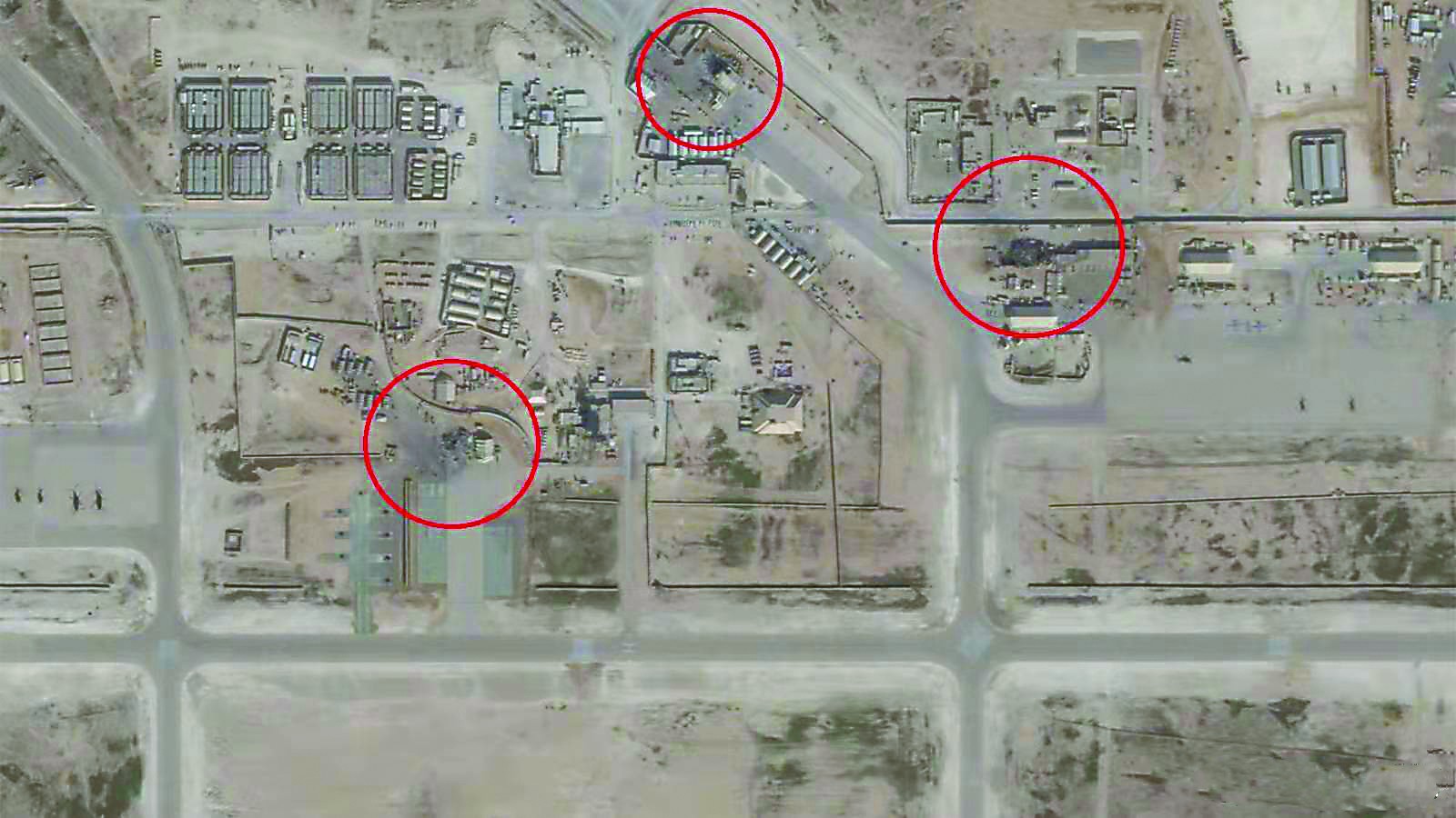 美军阿萨德基地被炸的卫星图