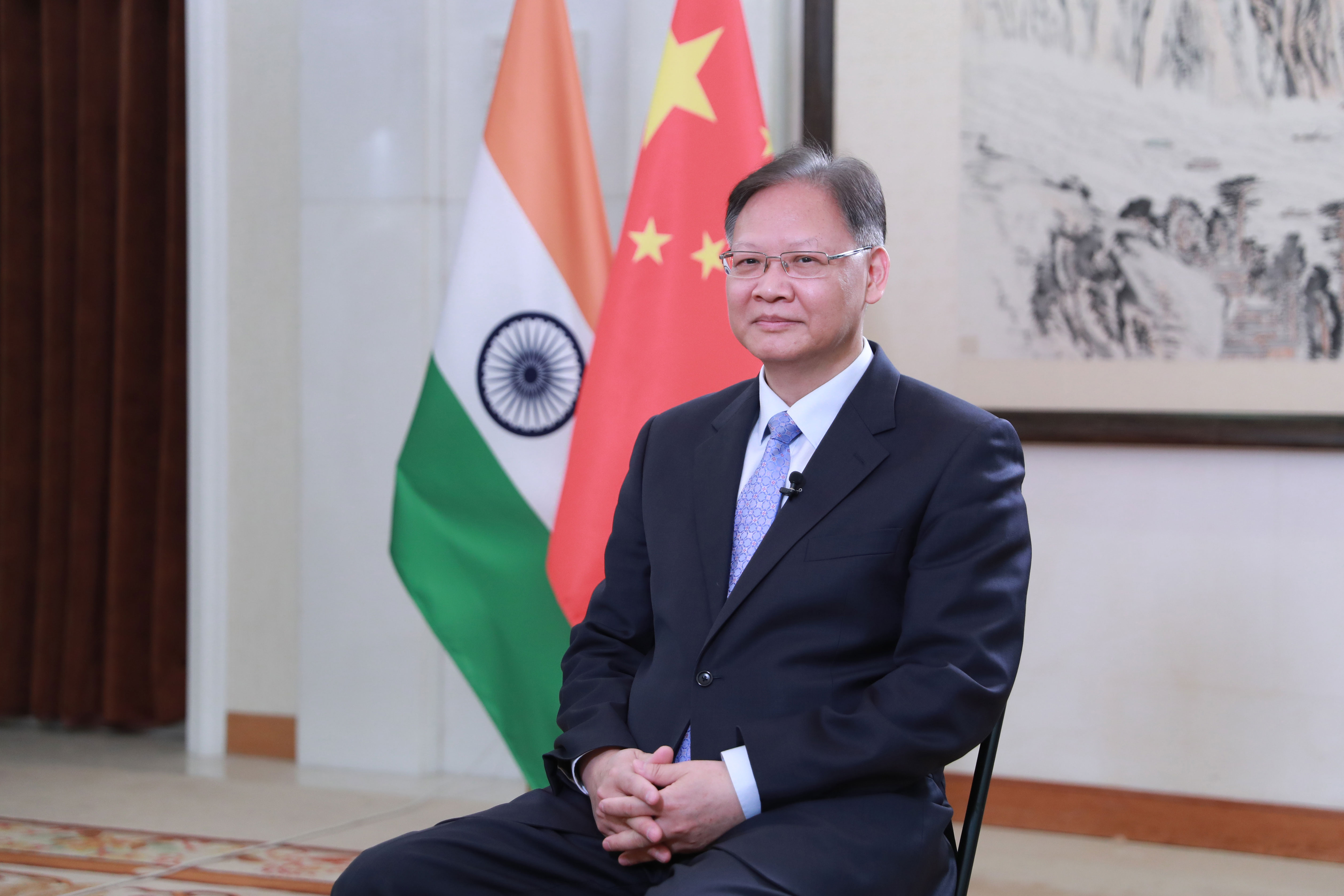 前夕接受中国国际电视台(cgtn)和印度报业托拉斯(pti)记者联合采访