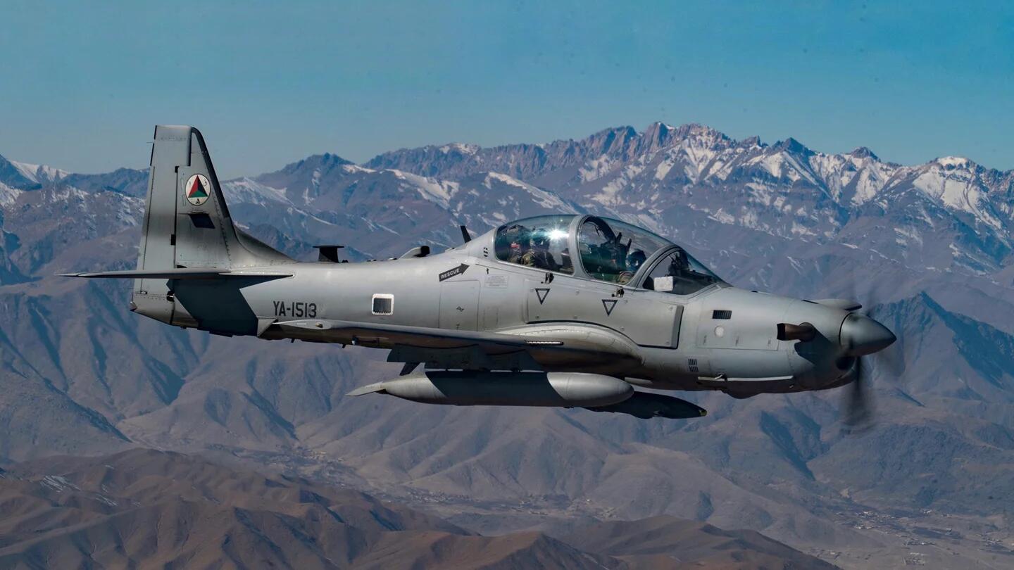 阿富汗空军装备的“超级巨嘴鸟”轻型攻击机