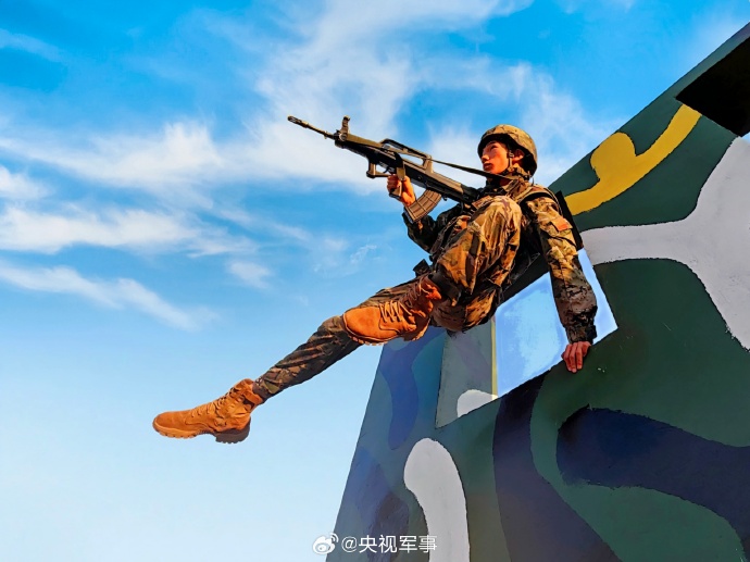 武警内蒙古总队鄂尔多斯支队开展夏季大练兵