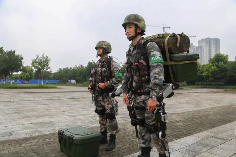 无人机,外骨骼……军事智能化补给新模式亮相演训场