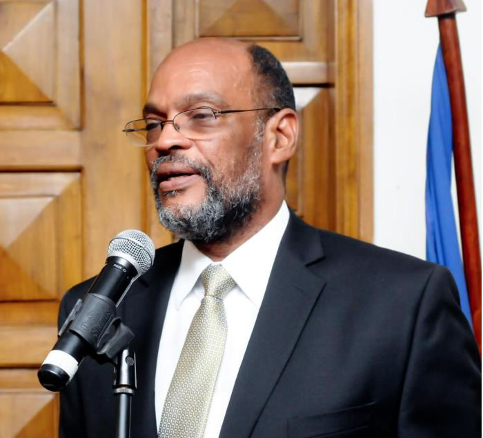 因新冠肺炎去世,而莫伊兹新任命的总理亨利与在任总理约瑟夫并未完成