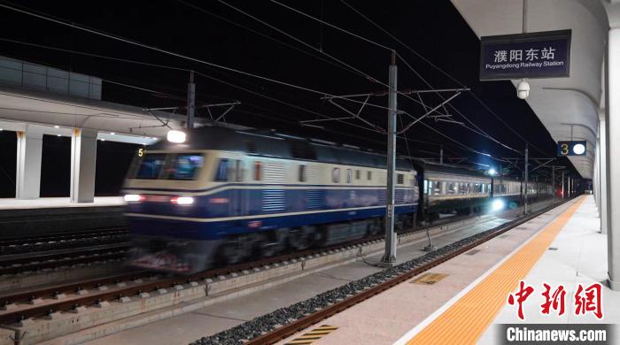 检测列车驶出濮阳东站。国铁集团郑州局供图