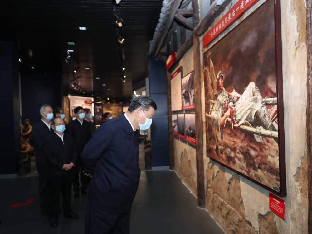 2021年4月25日至27日，中共中央总书记、国家主席、中央军委主席习近平在广西考察。这是25日上午，习近平在桂林市全州县，参观红军长征湘江战役纪念馆。新华社记者鞠鹏摄
