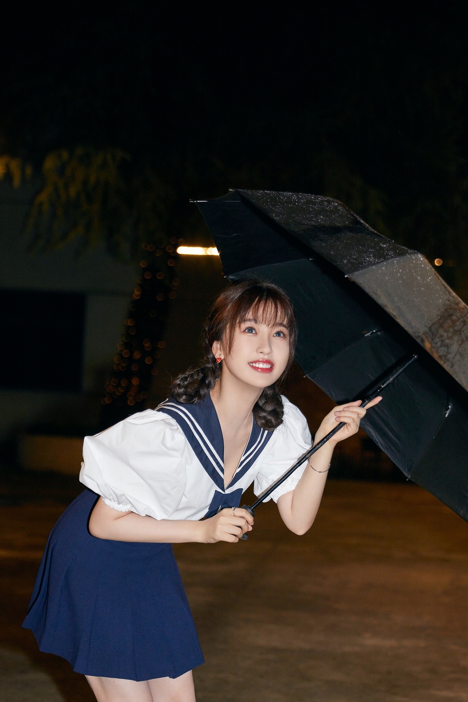 虞书欣制服造型 可爱又甜美!