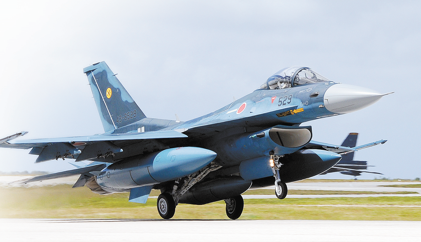 日本国产F-2战斗机