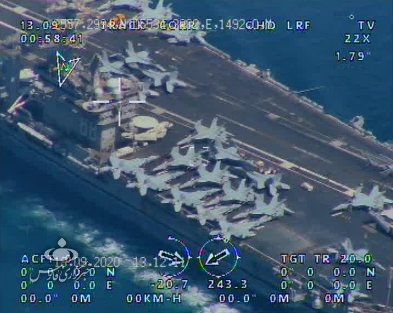 伊朗无人机拍摄的美军航母过霍尔木兹海峡画面