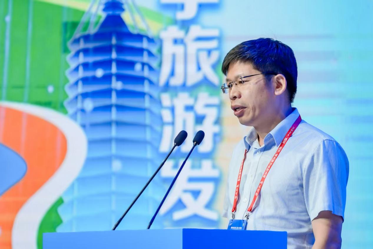 北京第二外国语学院首都文化和旅游发展研究院执行院长厉新建发布“北京城市副中心研学旅游共创发展建议”