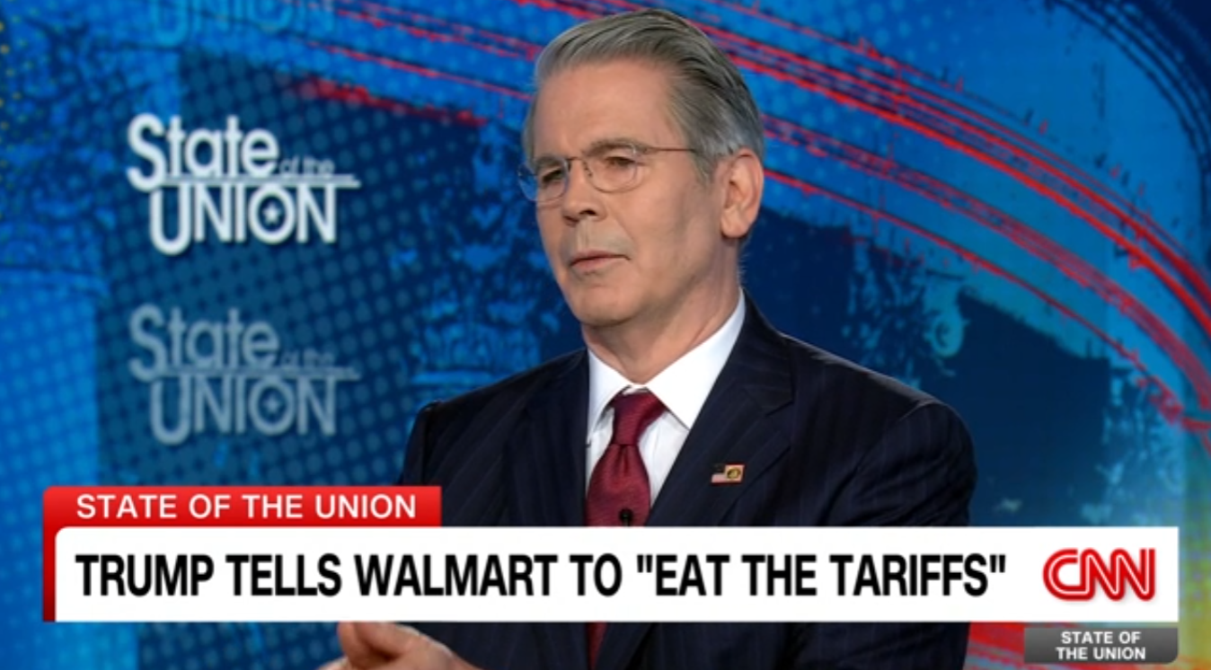 当地时间18日,贝森特接受CNN采访。图为采访视频截图