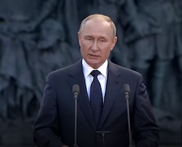 普京9月21日在大诺夫哥罗德市发表讲话的画面,图源:俄媒视频截图