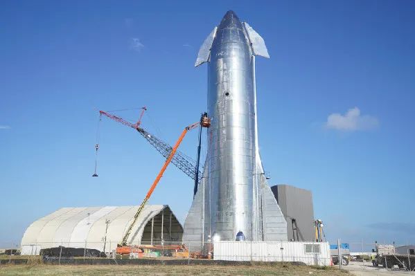 完成组装的SpaceX“星船”