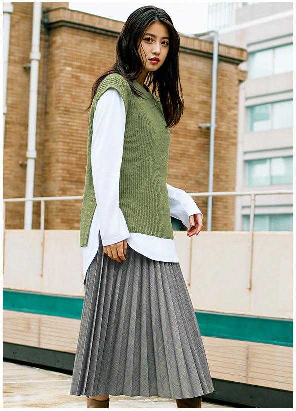 优衣库早秋针织马甲,叠穿t恤好洋气