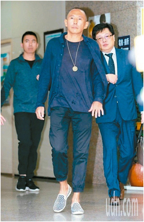 台湾导演钮承泽涉性侵案,限制出境8个月