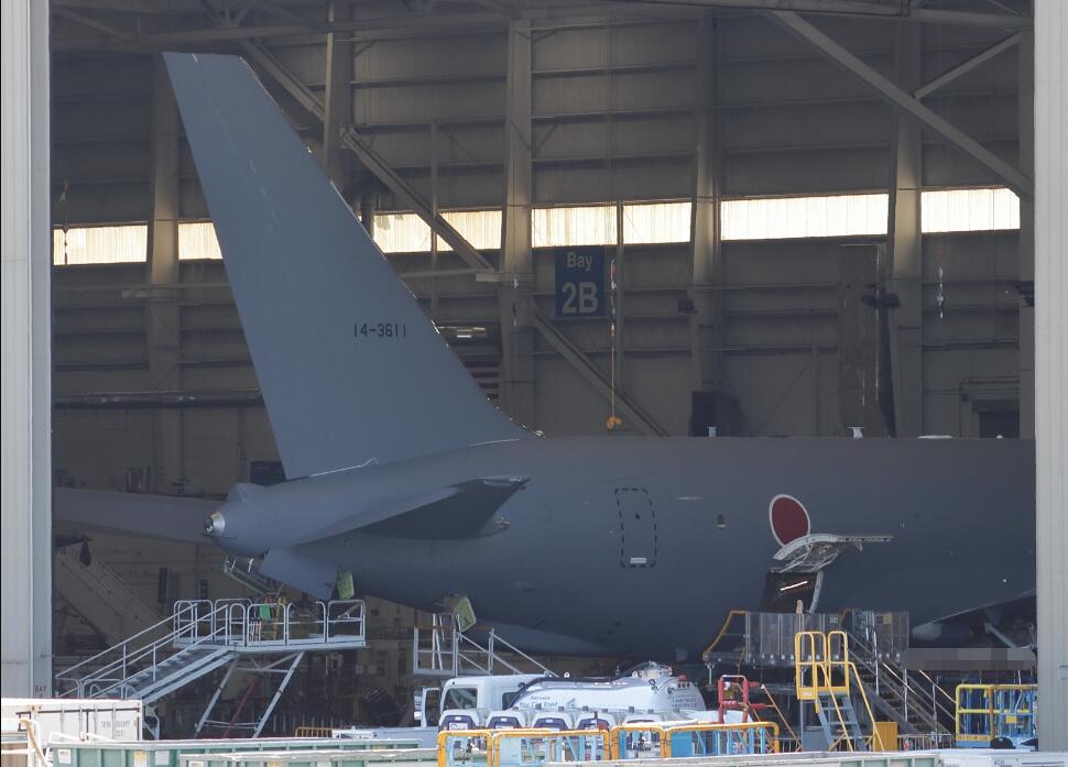 日本首架kc 46a空中加油机曝光 正在波音工厂秘密组装