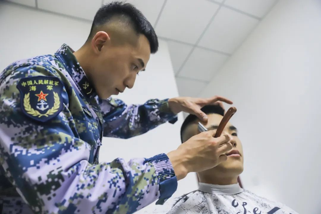 军营托尼老师上线头等大事交给他