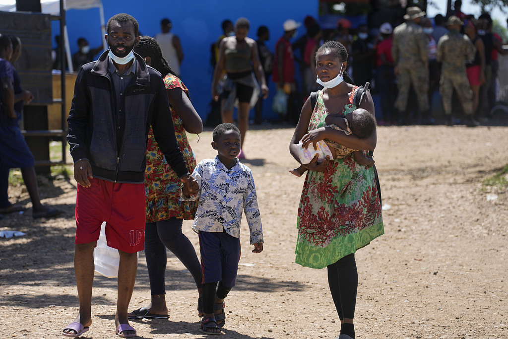 巴拿马达连省,许多来自海地的移民将通过巴拿马试图抵达美国