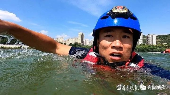 “快把俺妈屏蔽了!”山东一消防员赶赴河南救灾前叮嘱妻子