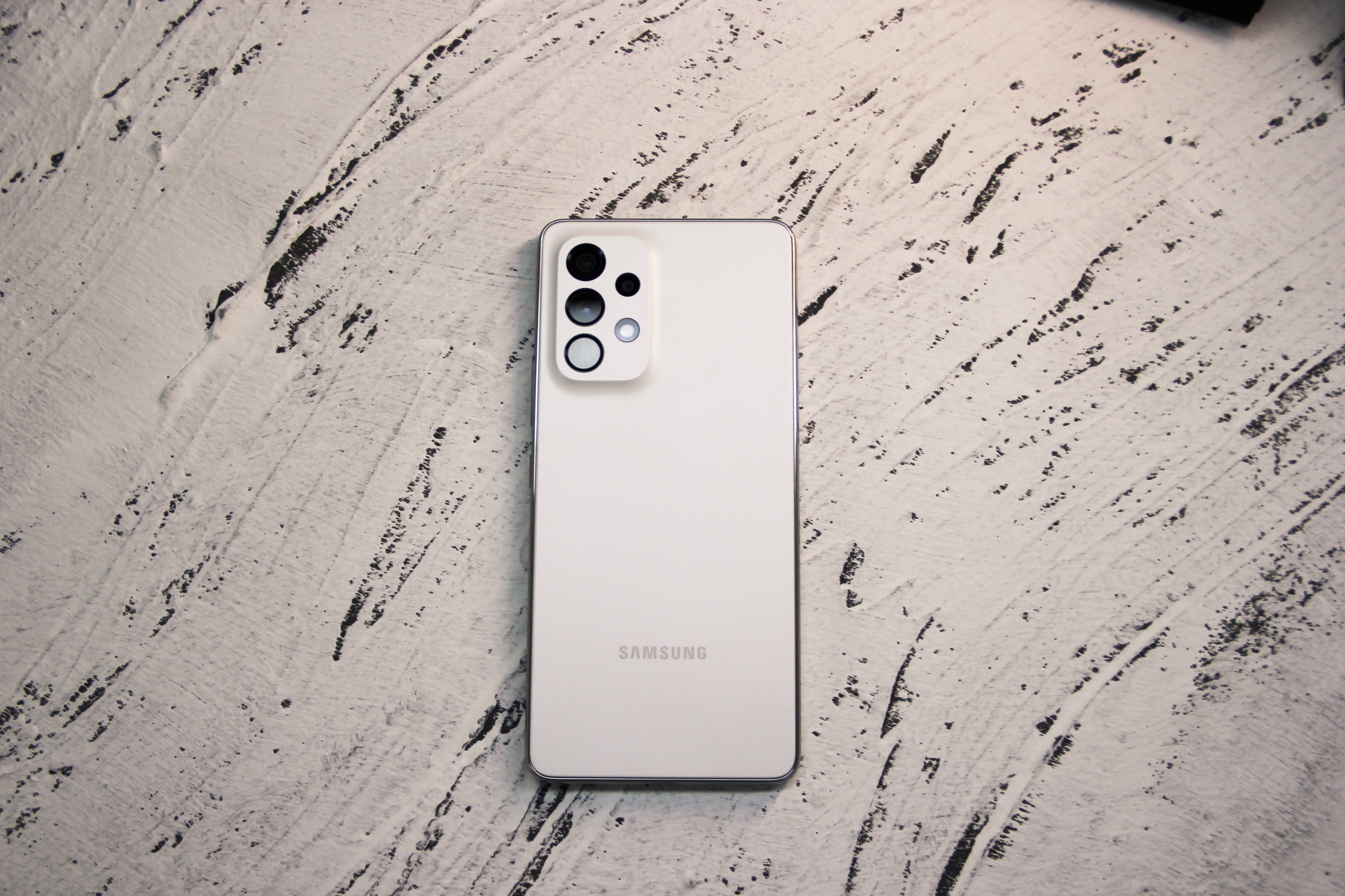 三星galaxya535g开箱65英寸amoled屏幕糯糯白配色