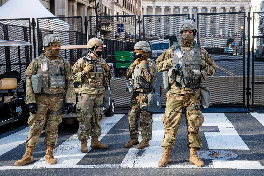 美国华盛顿,拜登宣誓就任美国总统当天,国民警卫队士兵严阵以待