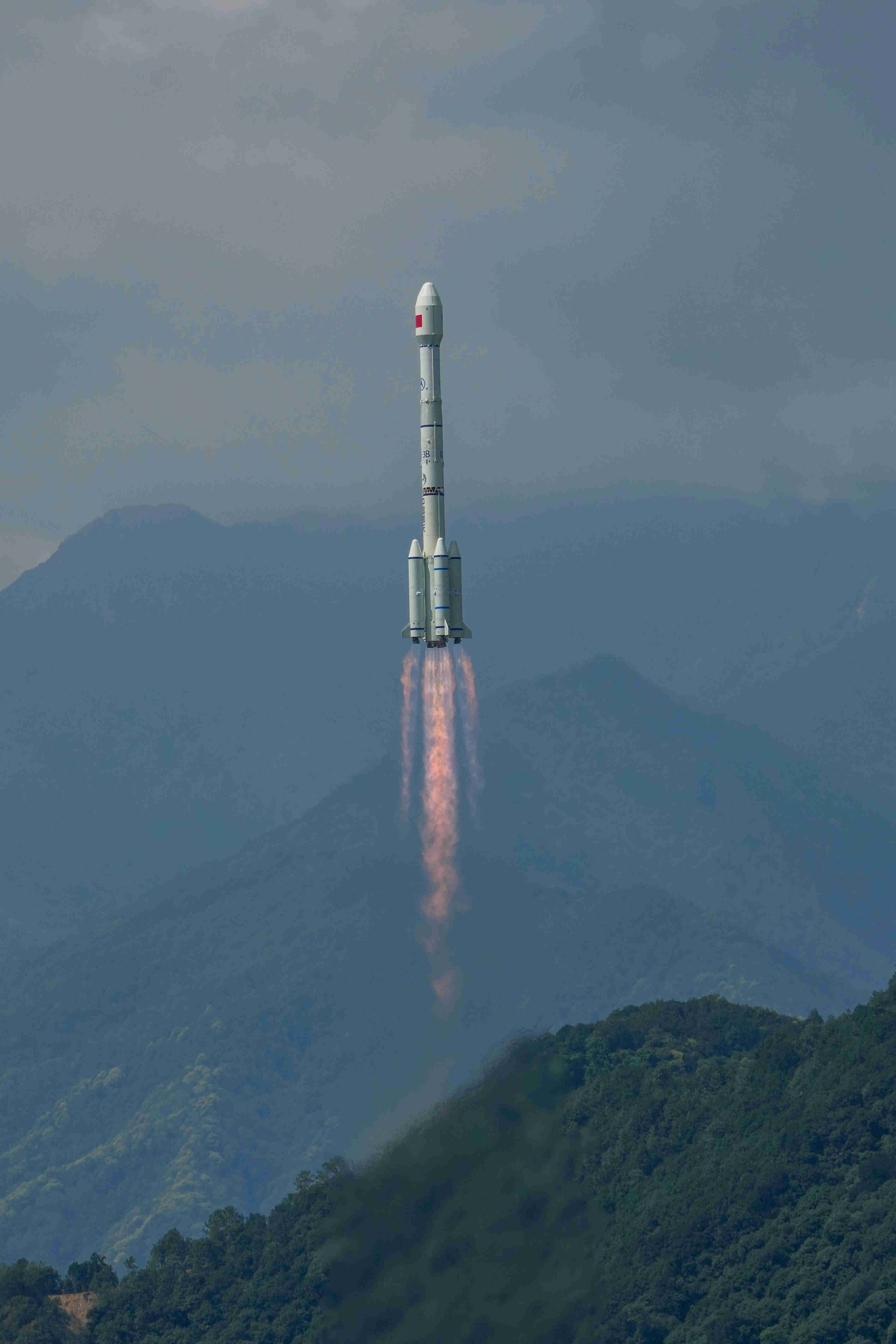 拍摄:万全此次发射的北斗导航卫星和配套运载火箭由中国航天科技集团