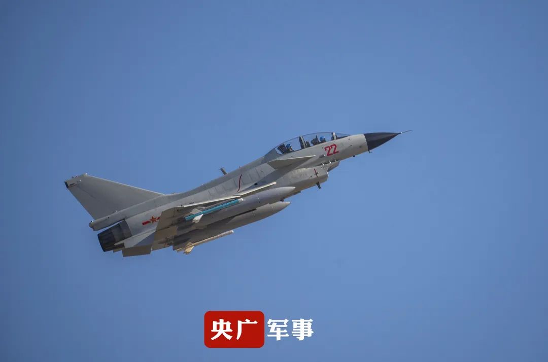 歼10战机首飞24周年生日快乐