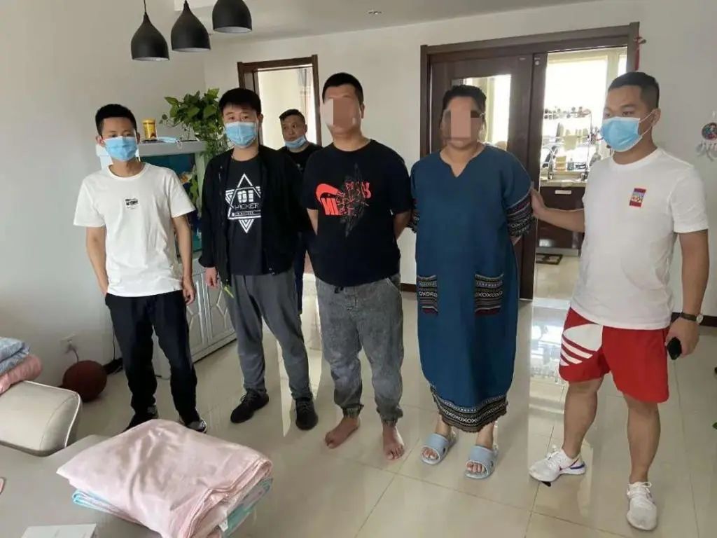 痴情女借钱包养男友，为了给他一个惊喜，竟然诈骗男友弟弟几十万