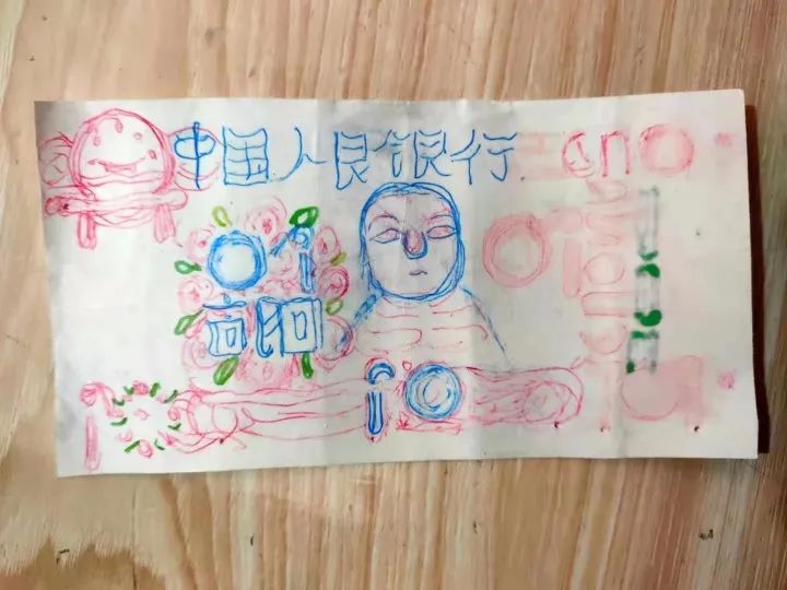 大爷用手绘钱币买面老板举动获赞