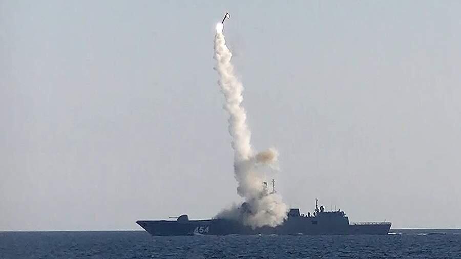 俄军“戈尔什科夫海军上将”号护卫舰早前试射“锆石”导弹