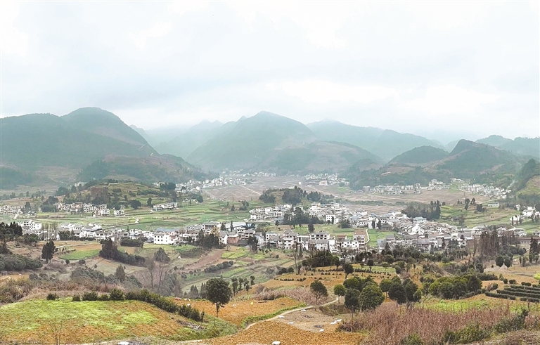 大年初三，俯瞰桐梓县官仓镇楠木村。本报记者 陈冠合摄/光明图片