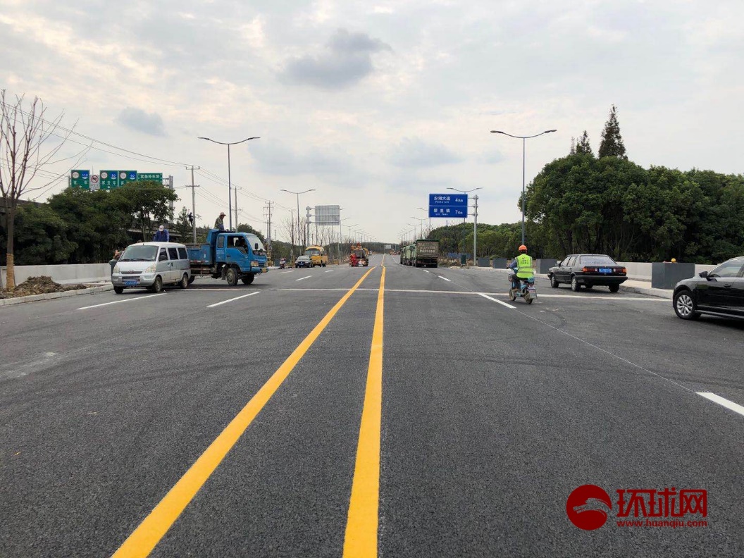 来到上海市青浦区东航路(沪青平公路-江苏省界)新改建项目施工现场