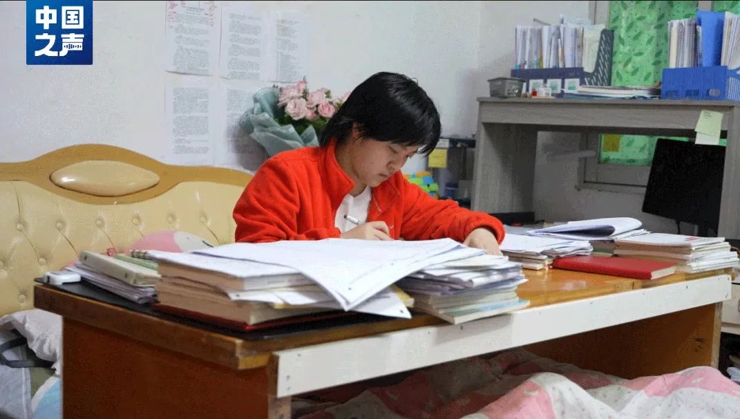 2021年,居家学习7年的李鑫玥以优异成绩考入兴山一中.