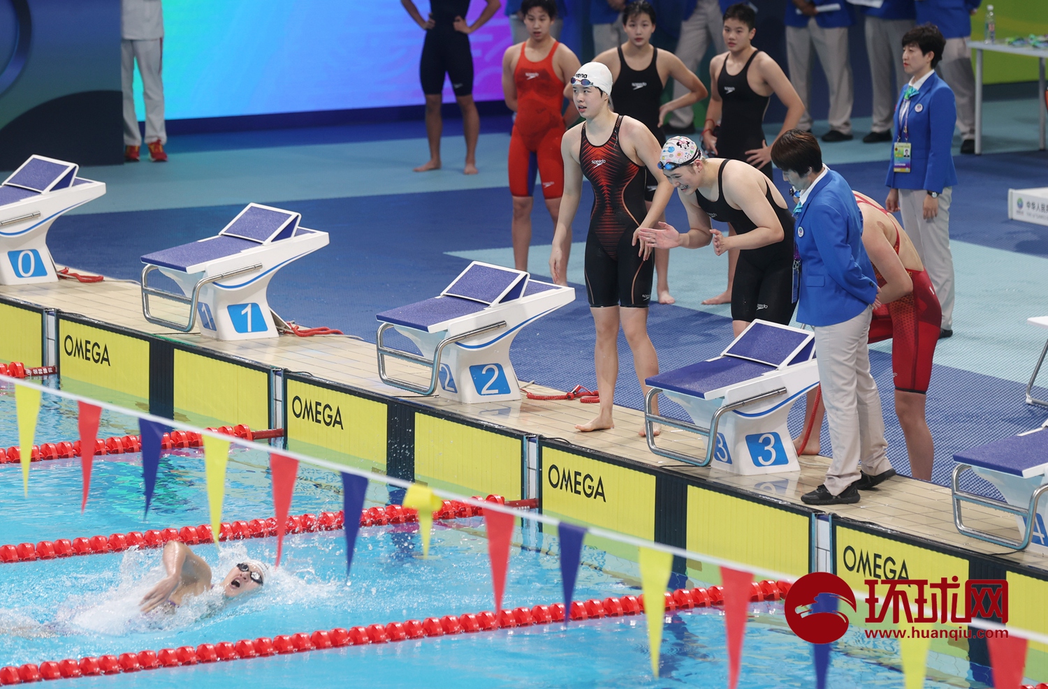 游泳——全国冠军赛：柳雅欣获女子200米仰泳冠军_新华社