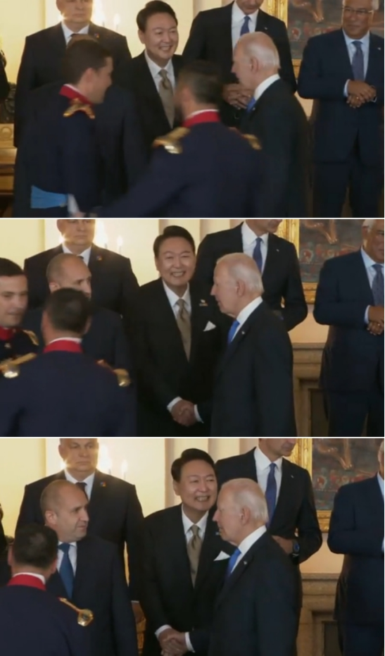 尹锡悦遭遇美国总统拜登“无对视式”握手的场面 图源:《朝鲜日报》