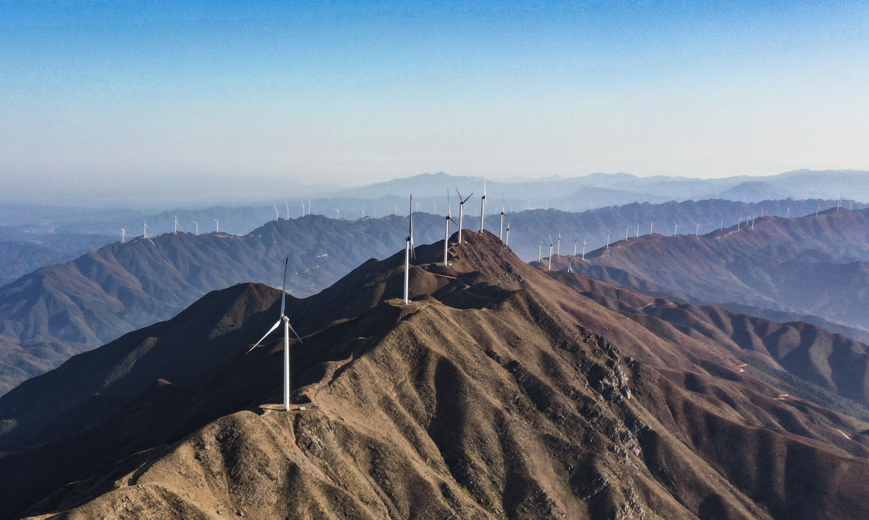 江西泰和:高山风力发电 助力绿色发展