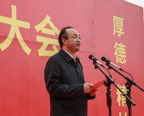 (西充县委副书记,县人民政府县长张光全)