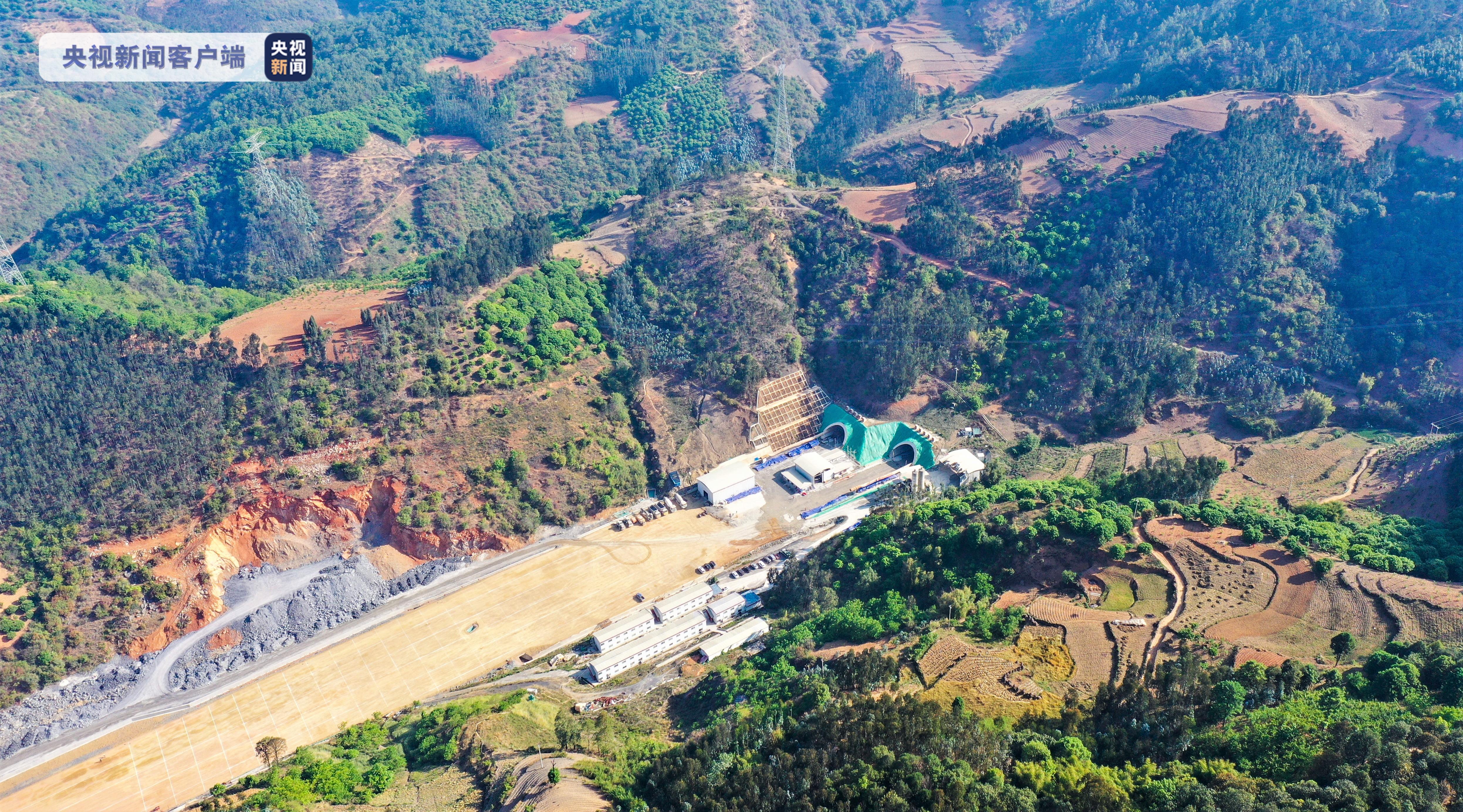 三清高速西山营隧道图片