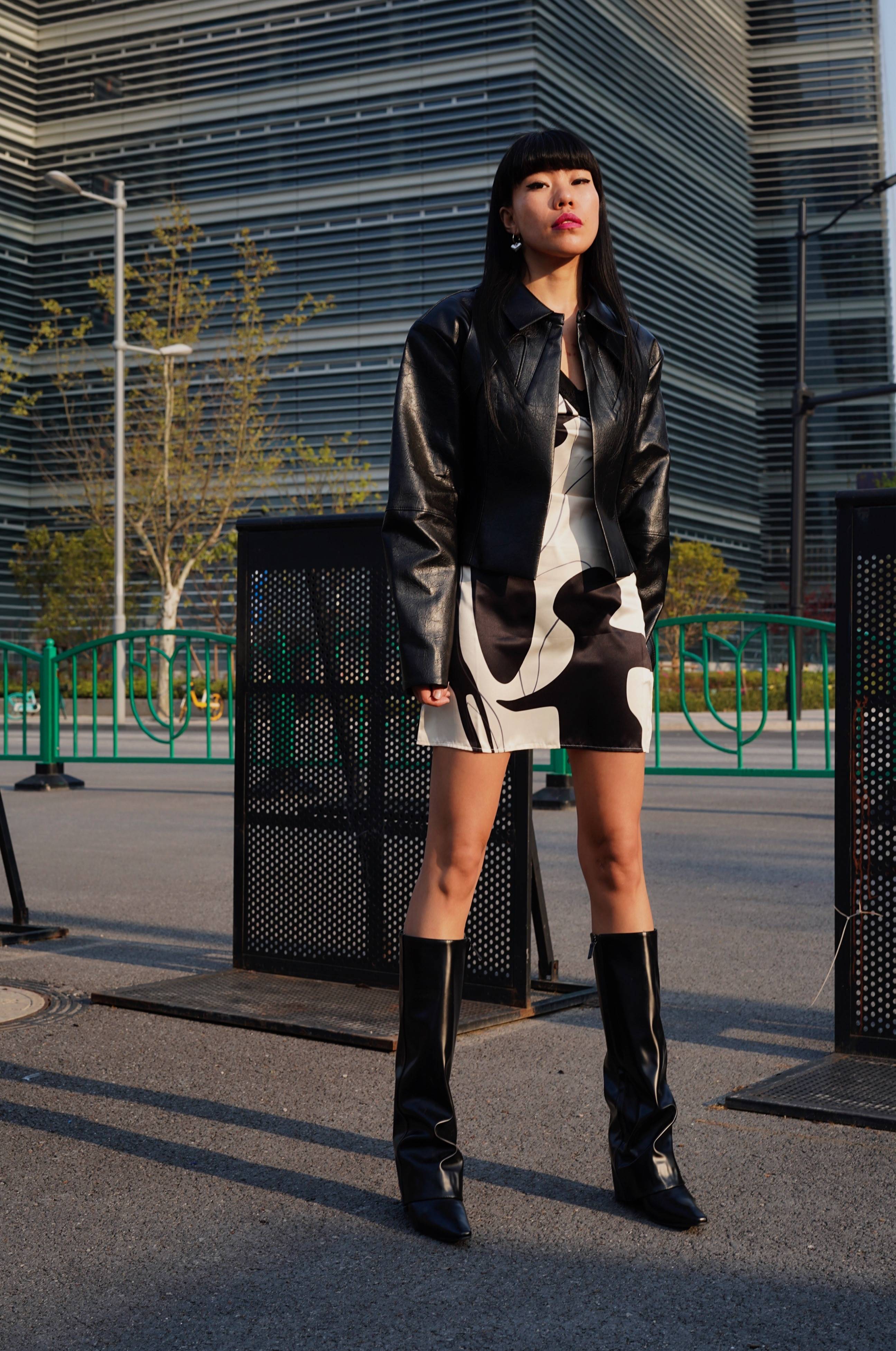 2021aw上海时装周0221awwenjun时装周街拍